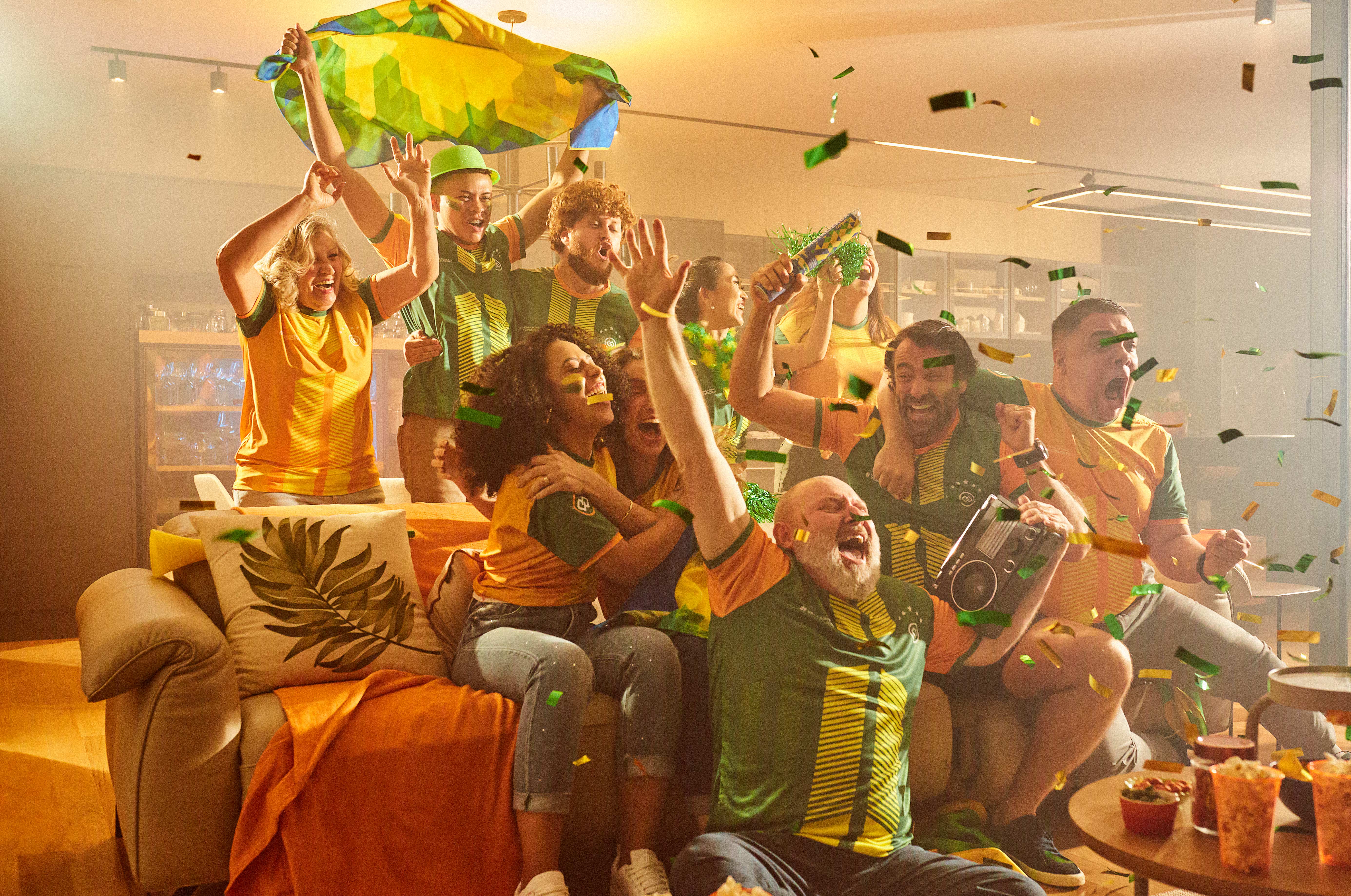 Ir para  <p><big>A Cooperativa Financeira Cresol, estreia nesta quinta-feira (3) a sua quarta campanha do ano, intitulada &ldquo;Vem junto torcer&rdquo;. Desta vez tendo como foco a Copa do Mundo, a nova a&ccedil;&atilde;o de...