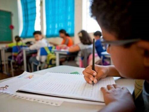 Ir para  <p>A Seduc (Secretaria da Educa&ccedil;&atilde;o) do Rio Grande do Sul definiu o calend&aacute;rio de matr&iacute;culas na rede estadual de ensino para o ano letivo de 2023.</p>

<p>As matr&iacute;culas...