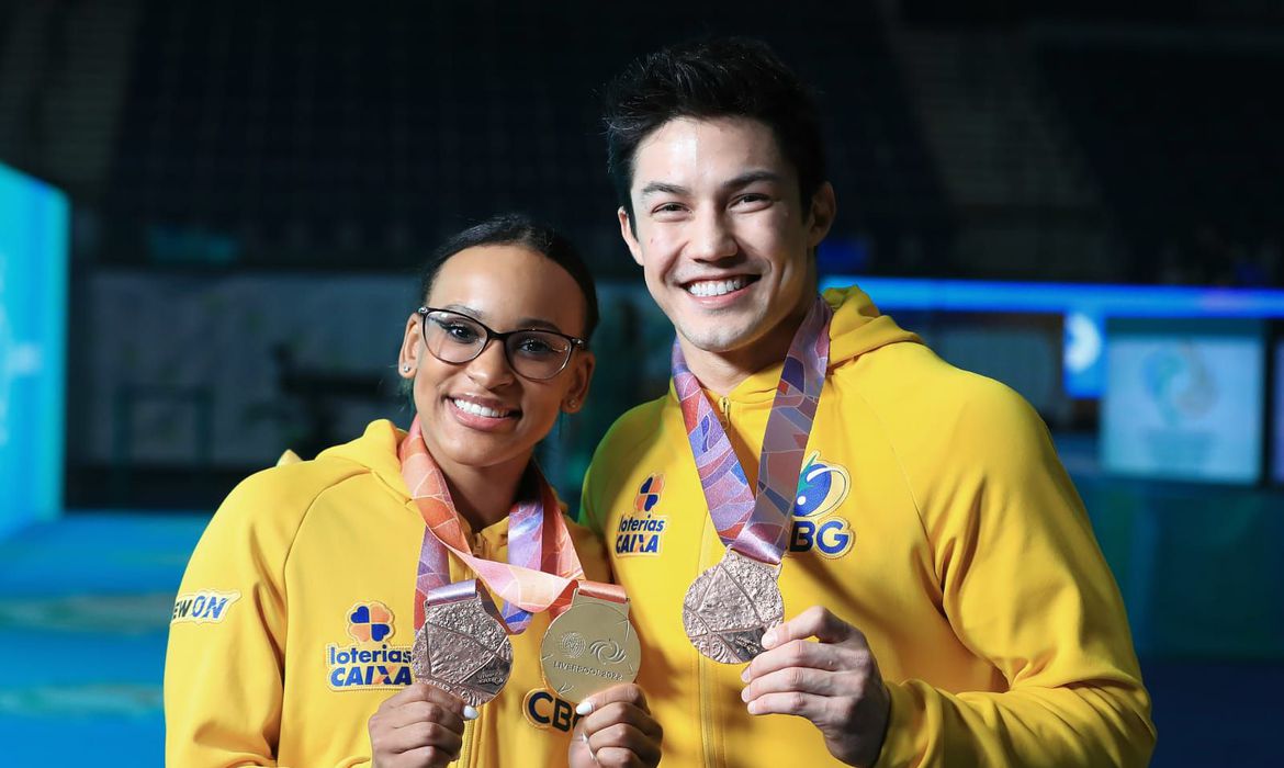Ir para  <p>O Brasil protagonizou o melhor Mundial de Gin&aacute;stica de sua hist&oacute;ria, ap&oacute;s conquistar no &uacute;ltimo domingo em Liverpool (Inglaterra) duas medalhas de bronze, com Rebeca Andrade no solo e Arthur...