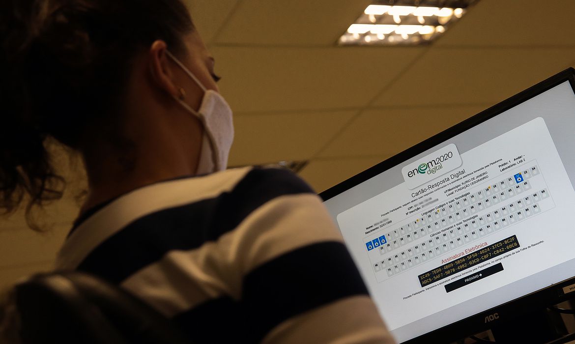 Ir para  <p>O Exame Nacional do Ensino M&eacute;dio (Enem) 2022 come&ccedil;ou a ser aplicado no &uacute;ltimo domingo (13) e segue no pr&oacute;ximo, dia 20. Trata-se do maior exame de acesso ao ensino superior do pa&iacute;s....
