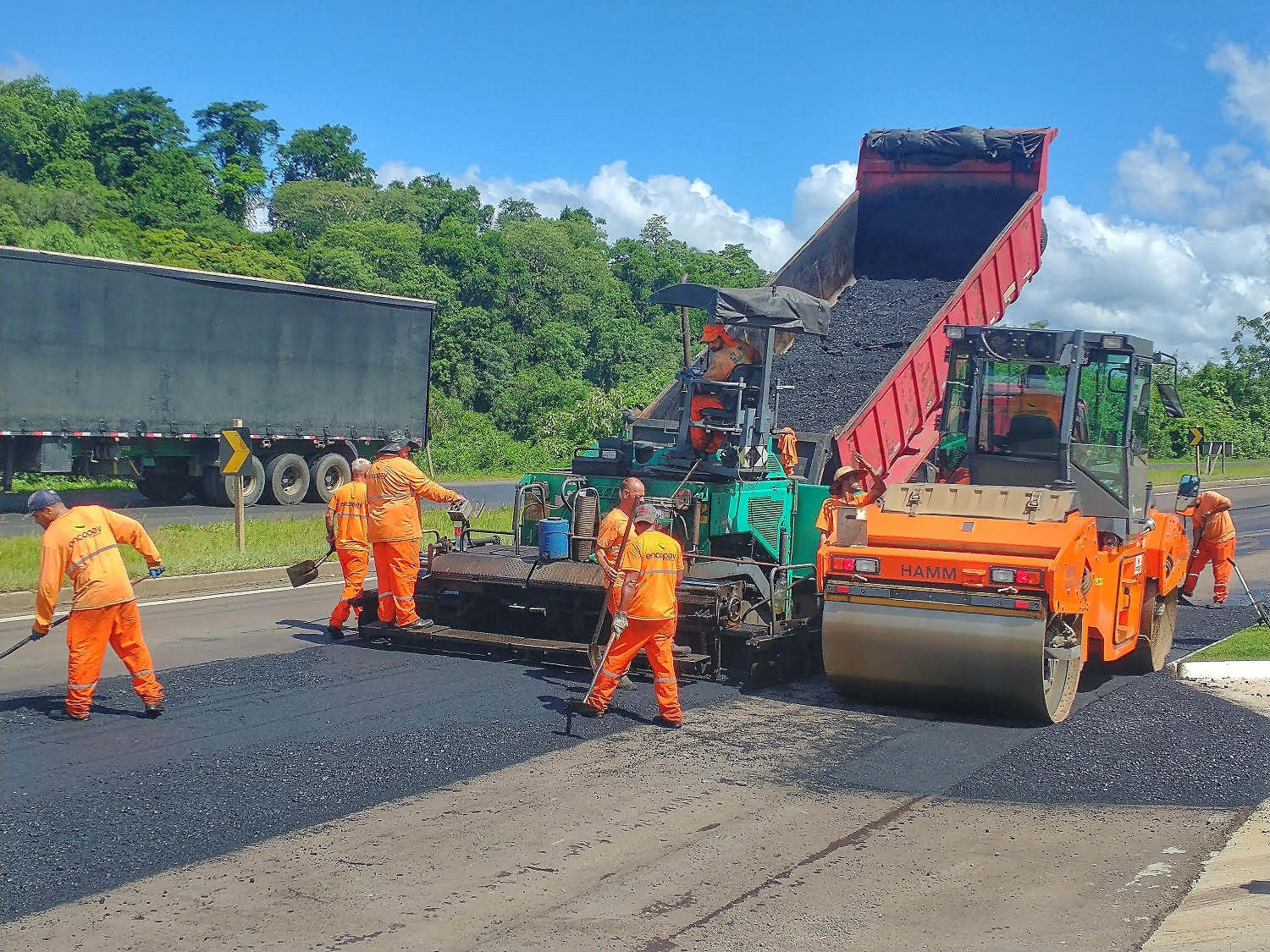 Ir para  <p>A Empresa Ga&uacute;cha de Rodovias (EGR) alerta os motoristas para a realiza&ccedil;&atilde;o de obras e servi&ccedil;os em 11 estradas do Rio Grande do Sul nesta semana, a primeira de 2023. Ao todo, 17 frentes de...