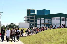 Ir para  <p>(17/01/23) ERECHIM/RS - A Universidade Federal da Fronteira Sul (UFFS) lan&ccedil;ou processo seletivo para a contrata&ccedil;&atilde;o de quatro professores substitutos para o Campus Erechim. O Edital N&ordm;...