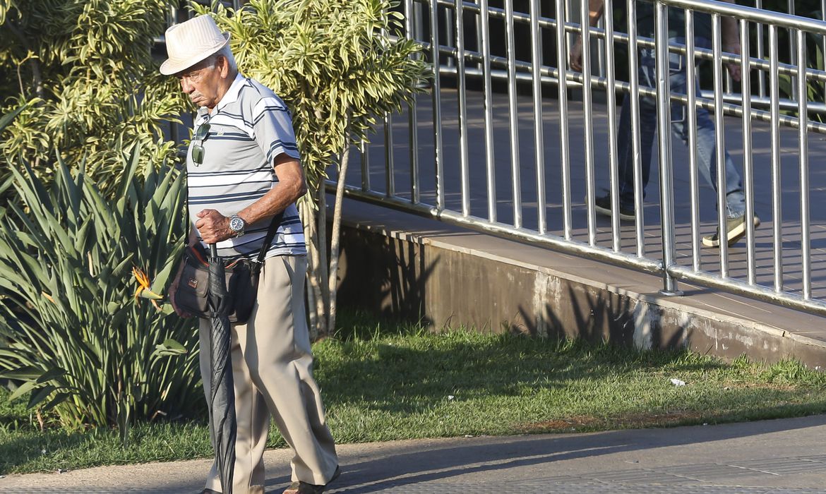 Ir para  <p>Procedimento essencial que garante o pagamento de aposentadorias e pens&otilde;es, a prova de vida deixar&aacute; de ser feita pelo segurado. De agora em diante, caber&aacute; ao Instituto Nacional do Seguro Social (INSS)...