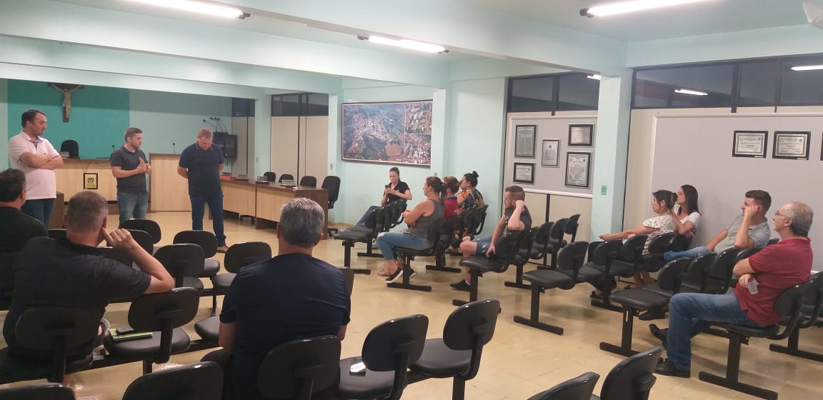 Ir para  <p>Em Assembl&eacute;ia Geral Extraordin&aacute;ria, na noite desta ter&ccedil;a-feira, dia 02 de fevereiro, foi eleita a nova diretoria da Associa&ccedil;&atilde;o Comercial e Industrial de Viadutos, composta pelos...