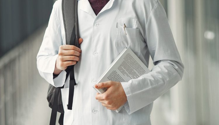 Ir para  <p>A URI Erechim divulgou nesta quarta-feira, 15, de forma preliminar,&nbsp; os alunos selecionados para as tr&ecirc;s bolsas 100%, pr&oacute;prias da Institui&ccedil;&atilde;o. As bolsas s&atilde;o destinadas de...