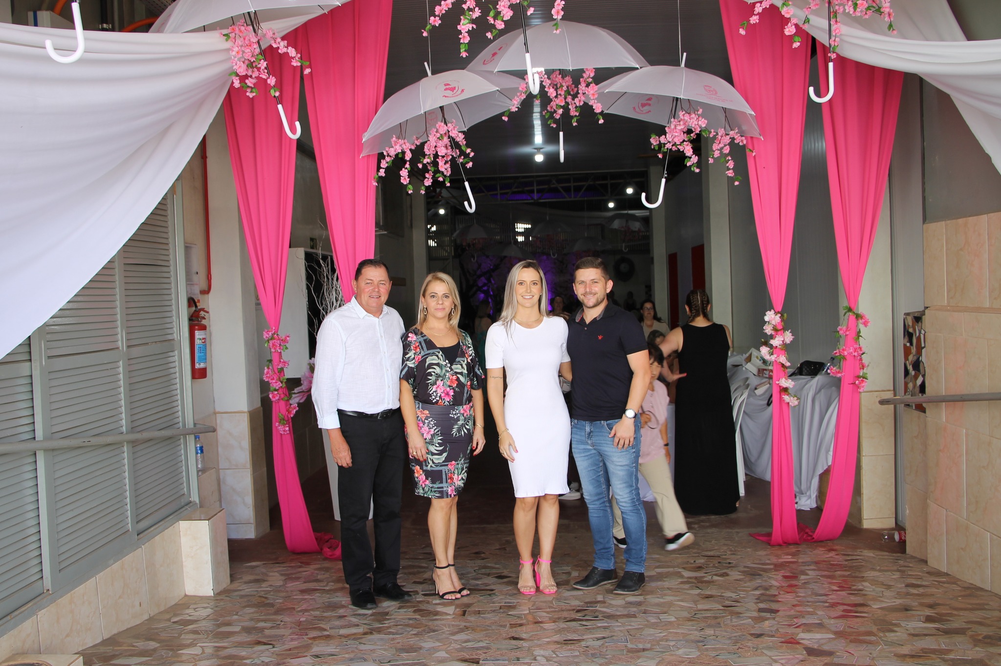 Ir para  <p><big>O evento contou com a presen&ccedil;a do Prefeito Claiton dos Santos Brum e Primeira-Dama Ana Paula Cadore, Vice-Prefeito Giovan Andr&eacute; Sperotto e Segunda-Dama Ananda Petyk, Padre Waldemar Zapelini, Presidente da...