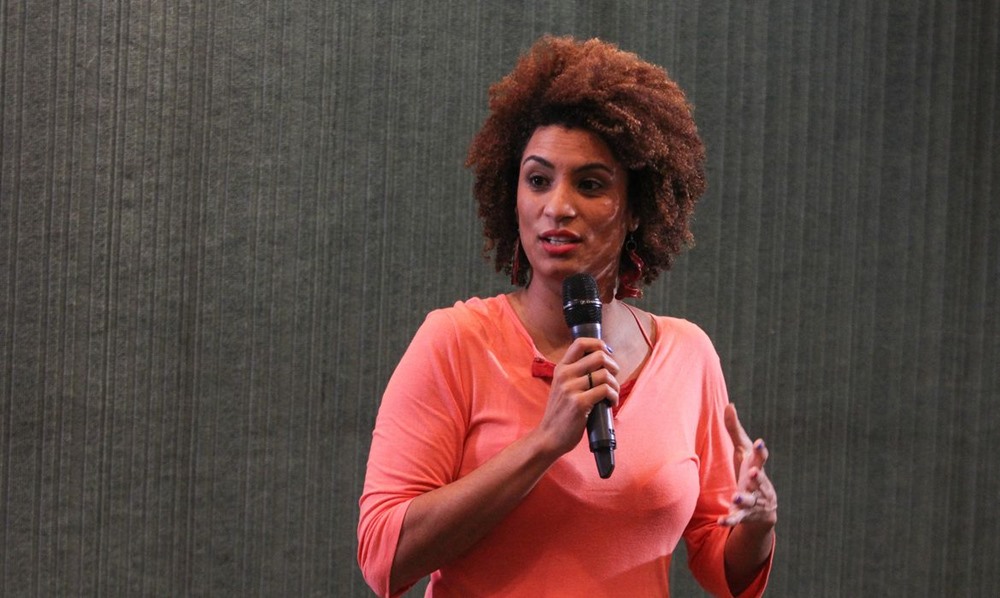 Ir para  <p><big>O assassinato da vereadora Marielle Franco e do motorista Anderson Gomes completa cinco anos nesta ter&ccedil;a-feira (14) e segue sem resposta sobre o mandante do crime. As investiga&ccedil;&otilde;es levaram...