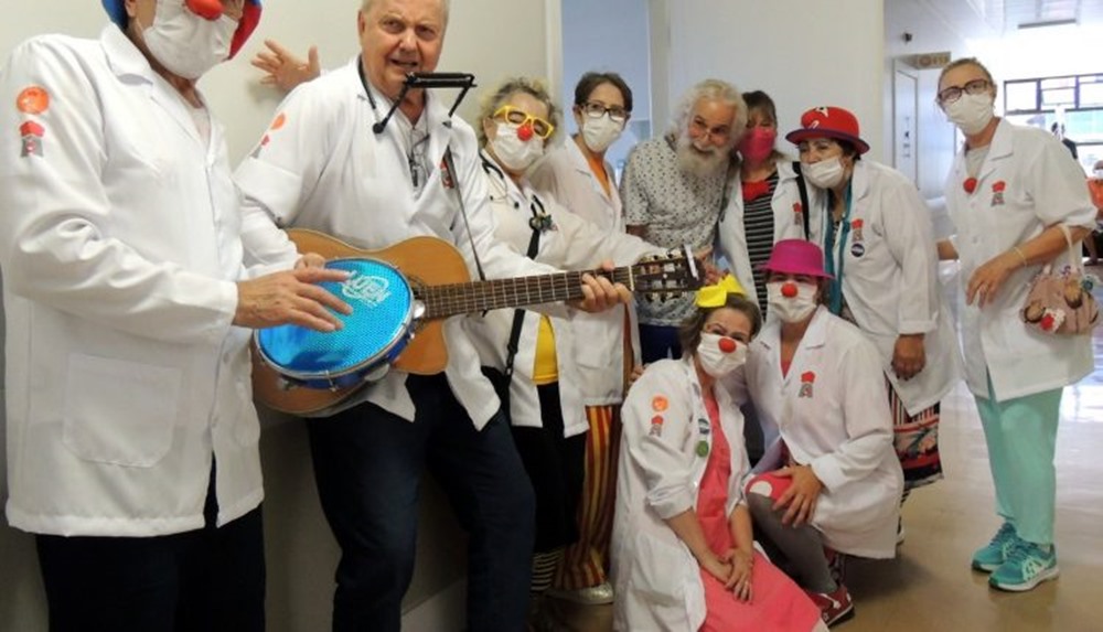Ir para  <p><big>Cantar e dan&ccedil;ar nunca esteve t&atilde;o em alta como nesta nova realidade p&oacute;s pandemia no mundo.&nbsp; Os Amigos da Alegria de Erechim sabem bem disso e fazem quest&atilde;o de conectar...