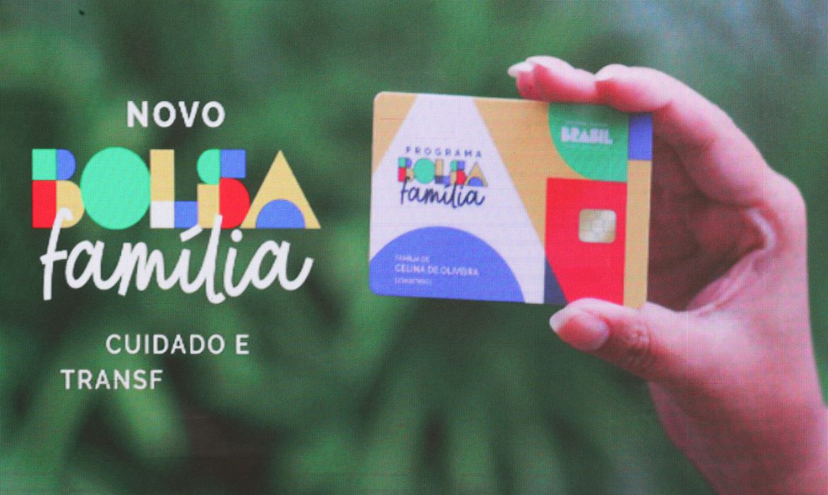 Ir para  <p>A Caixa Econ&ocirc;mica Federal come&ccedil;a a pagar nesta segunda-feira (20) a parcela&nbsp;de mar&ccedil;o do Bolsa Fam&iacute;lia. Essa ser&aacute; a primeira parcela com o adicional de R$ 150 a...