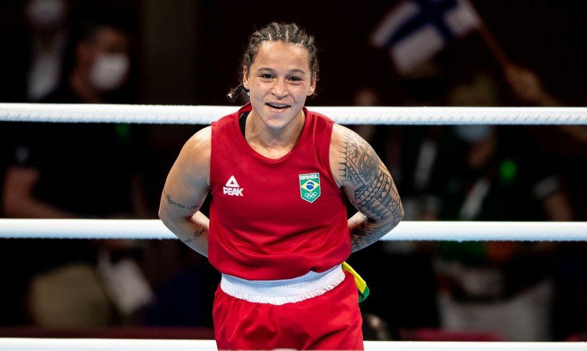 Ir para  <p><big>As pugilistas baianas Beatriz Ferreira e B&aacute;rbara Santos colocaram o Brasil nas semifinais do Mundial de Boxe Feminino, em Nova Delhi (&Iacute;ndia) e, de quebra, j&aacute; garantiram o bronze nesta...