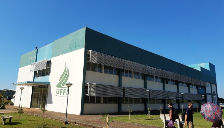 Ir para  <p>Est&aacute; aberto o per&iacute;odo de inscri&ccedil;&otilde;es do processo seletivo de transfer&ecirc;ncias e retornos para o preenchimento de vagas dispon&iacute;veis nos cursos de...