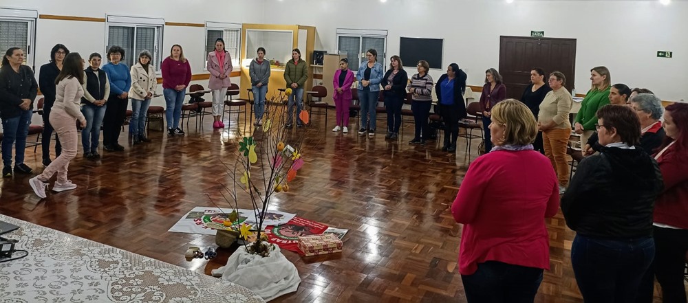 Ir para  <p><big>Agricultoras dos munic&iacute;pios que formam a base do Sindicato Unificado dos Trabalhadores na Agricultura Familiar do Alto Uruguai - SUTRAF-AU - participaram nessa segunda-feira (5) da primeira etapa de uma...