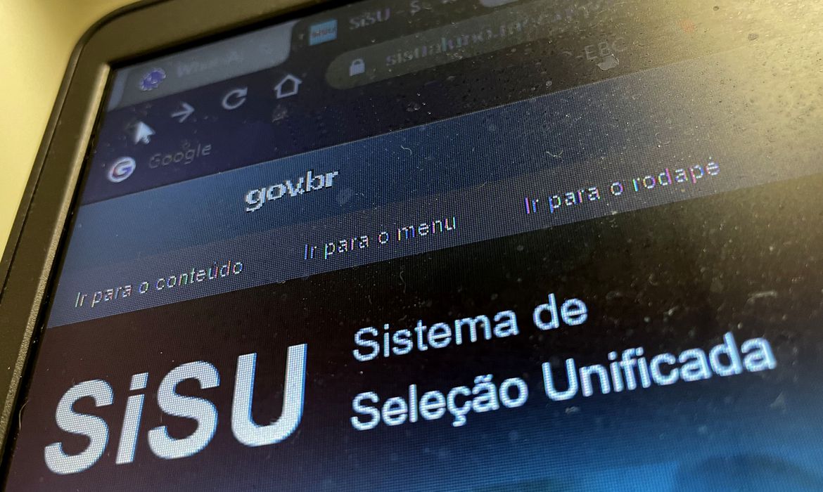 Ir para  <p>O prazo de inscri&ccedil;&otilde;es para o processo seletivo do Sistema de Sele&ccedil;&atilde;o Unificada (Sisu) do segundo semestre de 2023 come&ccedil;a nesta segunda-feira (19). Os interessados podem se inscrever...