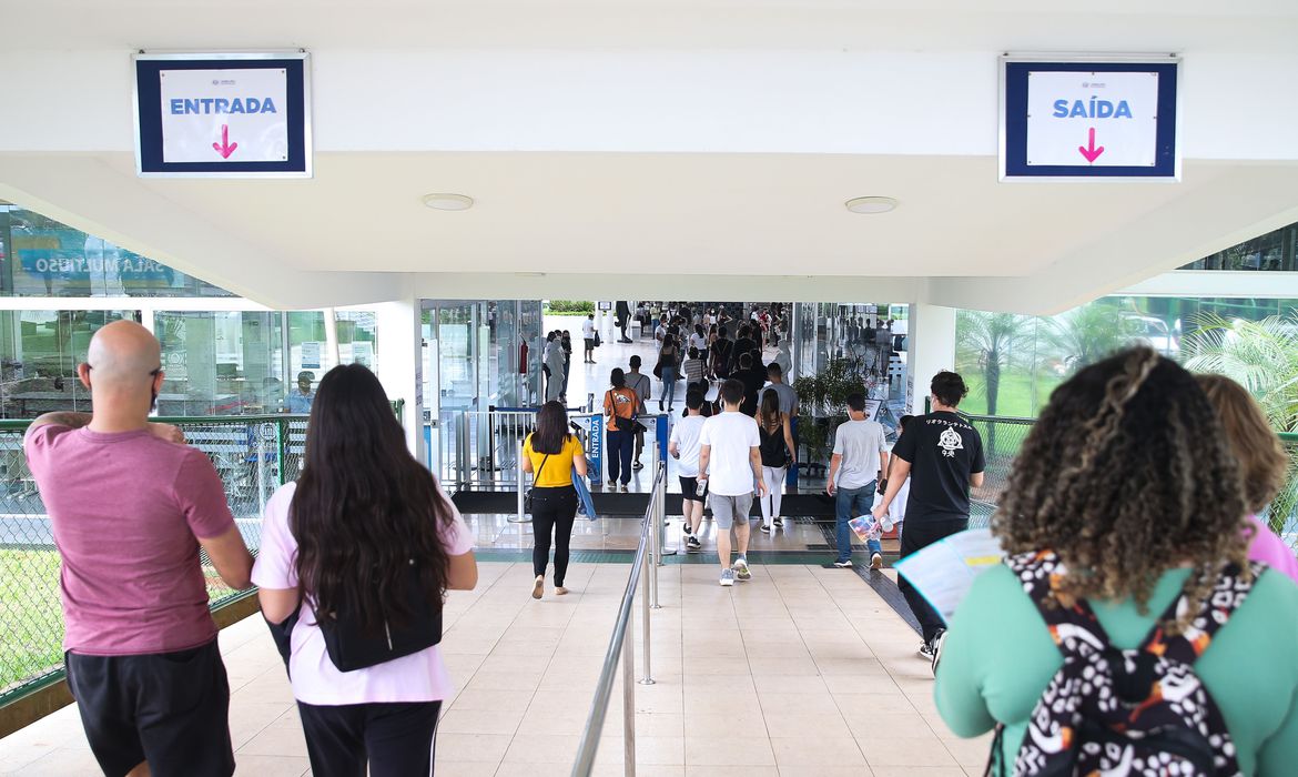 Ir para  <p>Os recentes reajustes das mensalidades do ensino superior podem deixar v&aacute;rios estudantes de fora da faculdade, por n&atilde;o terem condi&ccedil;&otilde;es de pagar, de acordo com estudo feito pela Quero...