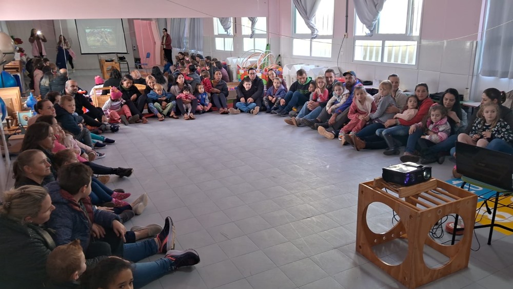 Ir para  <p><big>No dia 29 de junho de 2023, as crian&ccedil;as da pr&eacute;-escola B manh&atilde; e tarde, Professoras Silvia l. D.Marcolin e Lindamir C. Sgarbi realizaram uma proposta referente a fam&iacute;lia nas...