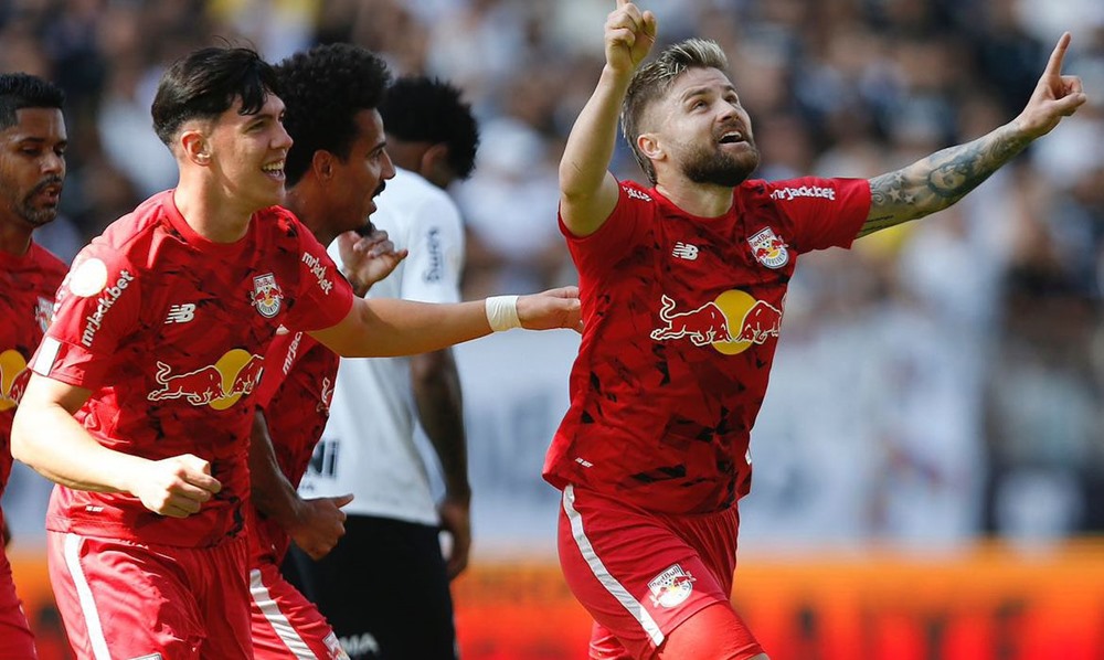 Ir para  <p><big>O Red Bull Bragantino frustrou os mais de 42 mil torcedores do Corinthians que foram &agrave; Neo Qu&iacute;mica Arena, em S&atilde;o Paulo. Neste domingo (2), o Massa Bruta venceu o Tim&atilde;o por 1 a 0,...