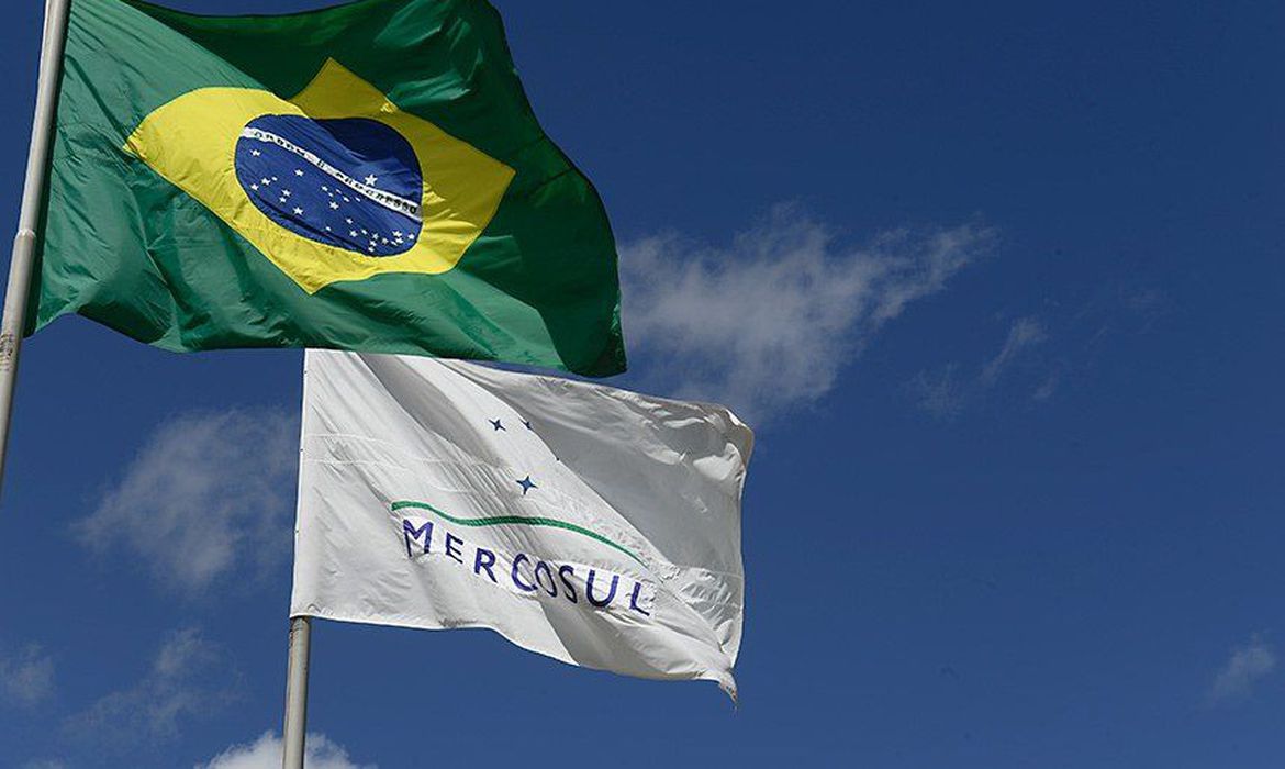 Ir para  <p>Os presidentes da&nbsp;Argentina, do Brasil, Paraguai e Uruguai se re&uacute;nem nesta ter&ccedil;a-feira (4), em Puerto Iguaz&uacute;, na Argentina, para a 62&ordf; C&uacute;pula do Mercado Comum do Sul...