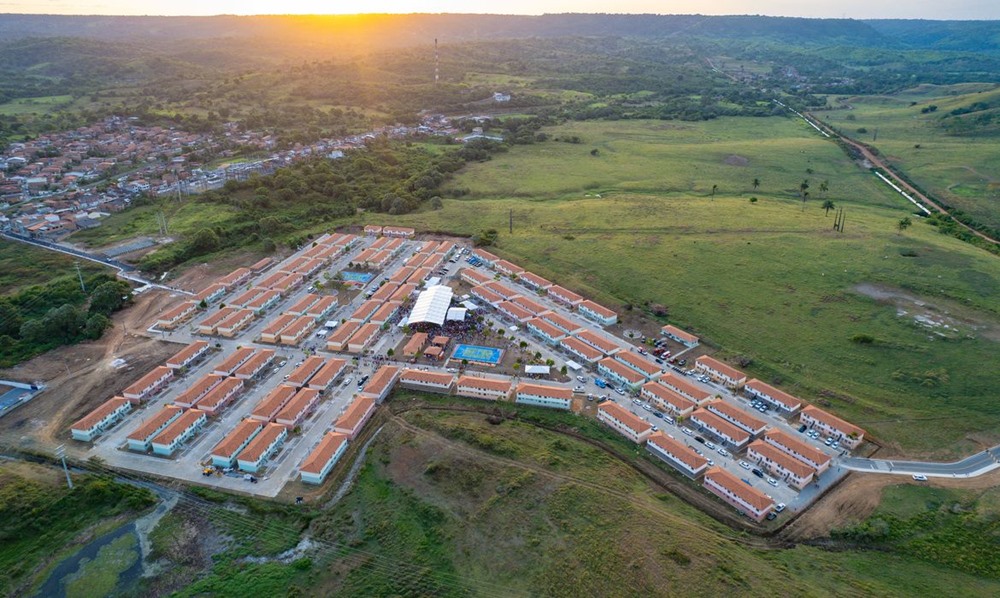 Ir para  <p><big>O presidente Luiz In&aacute;cio Lula da Silva sanciona nesta quinta-feira (13) o&nbsp;<a href="https://agenciabrasil.ebc.com.br/politica/noticia/2023-06/senado-aprova-mp-do-minha-casa-minha-vida"...