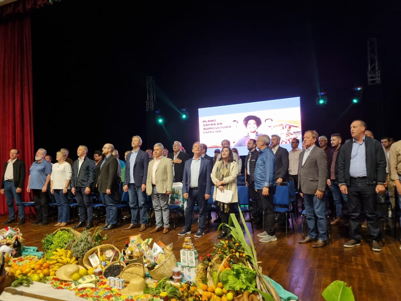 Ir para  <p><big>Um dia importante para a agricultura familiar dos tr&ecirc;s estados do Sul do Brasil. Nessa sexta-feira, 21 de julho, ocorreu em Chapec&oacute; o lan&ccedil;amento do Plano Safra da Agricultura Familiar 2023/2024...