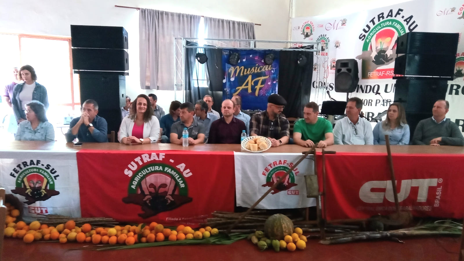Ir para  <p><big>O SUTRAF Erechim realizou no dia 5 de agosto uma Festa de Comemora&ccedil;&atilde;o aos 60 anos do Sindicato, 20 anos do SUTRAF-AU, al&eacute;m da II Festa dos Agricultores e I Festa dos Aposentados. O evento...