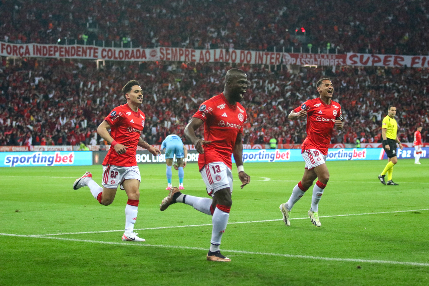Ir para  <p>O Inter n&atilde;o teve dificuldades para superar o Bol&iacute;var na noite de hoje (29), avan&ccedil;ou para a semifinal da Copa Libertadores e est&aacute; entre os quatro melhores times da...