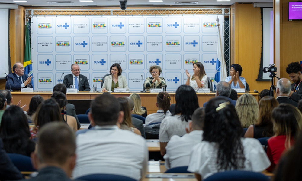 Ir para  <p><big>O Minist&eacute;rio da Sa&uacute;de vai incluir um novo tratamento para fibrose c&iacute;stica no Sistema &Uacute;nico de Sa&uacute;de (SUS). A portaria que estabelece a mudan&ccedil;a foi assinada pela...