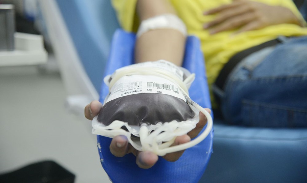 Ir para  <p><big>Est&aacute; em discuss&atilde;o no Senado Federal uma proposta que permite o processamento de plasma humano pela iniciativa privada para desenvolvimento de novas tecnologias e produ&ccedil;&atilde;o de...