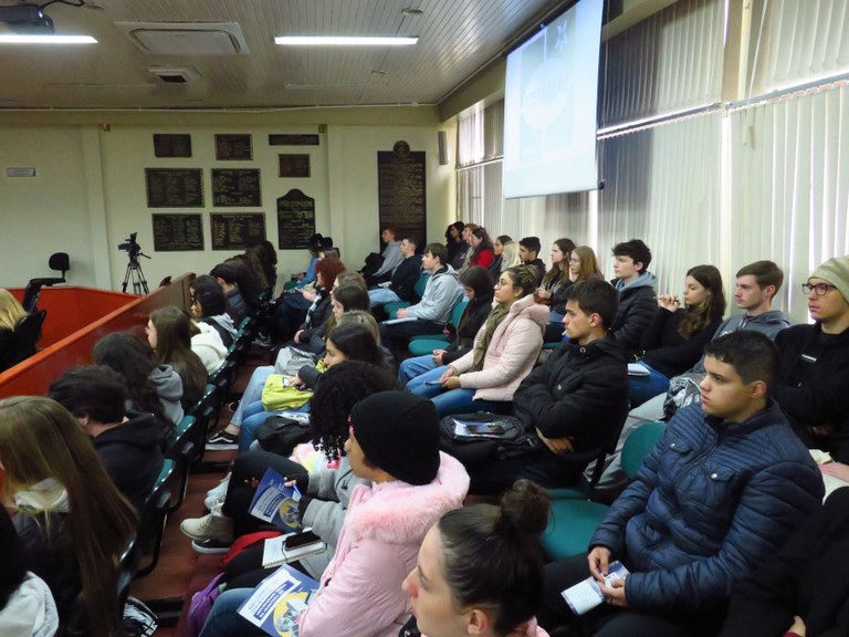 Ir para  <p><big>O cursinho pr&eacute;-universit&aacute;rio popular Integra&ccedil;&atilde;o, da Universidade Federal da Fronteira Sul (UFFS) Campus Erechim, realizar&aacute; um aul&atilde;o on-line,...