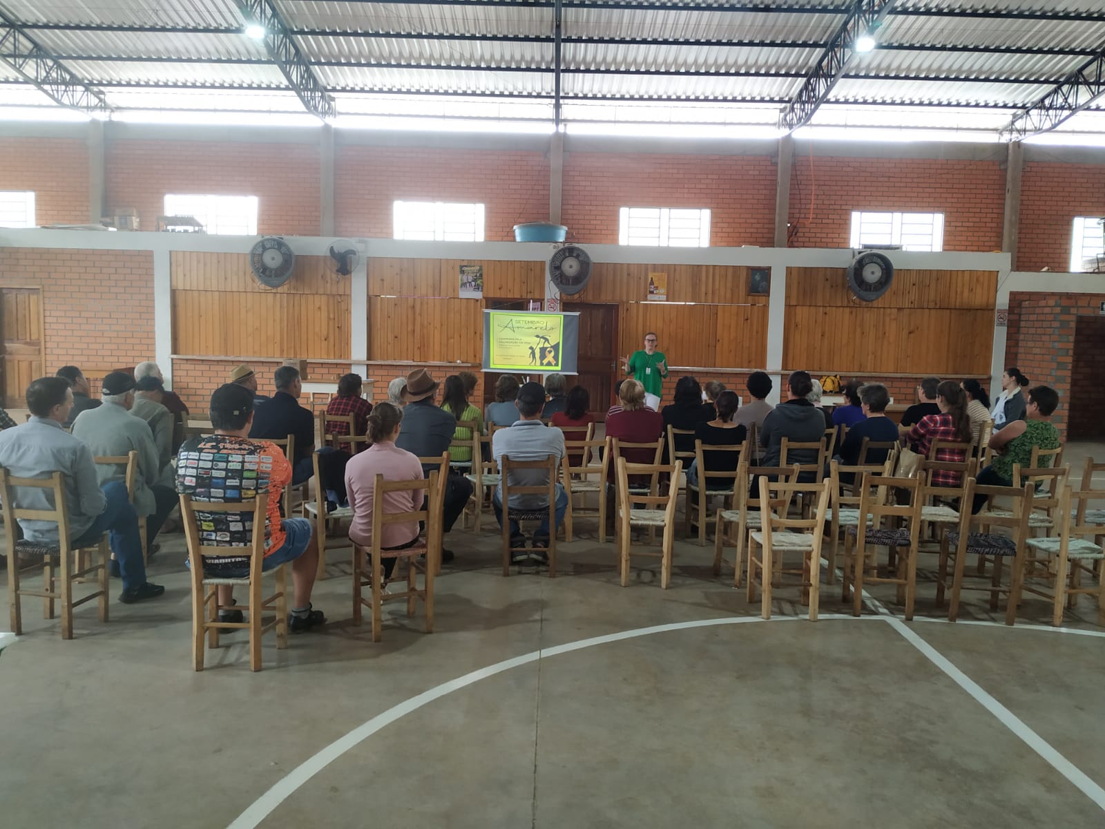 Ir para  <p><big>Foi salientado nas reuni&otilde;es a import&acirc;ncia e o cuidado para combater este que &eacute; um problema da Sa&uacute;de P&uacute;blica foi um momento de ajuda a pessoas que mostram sintomas como...