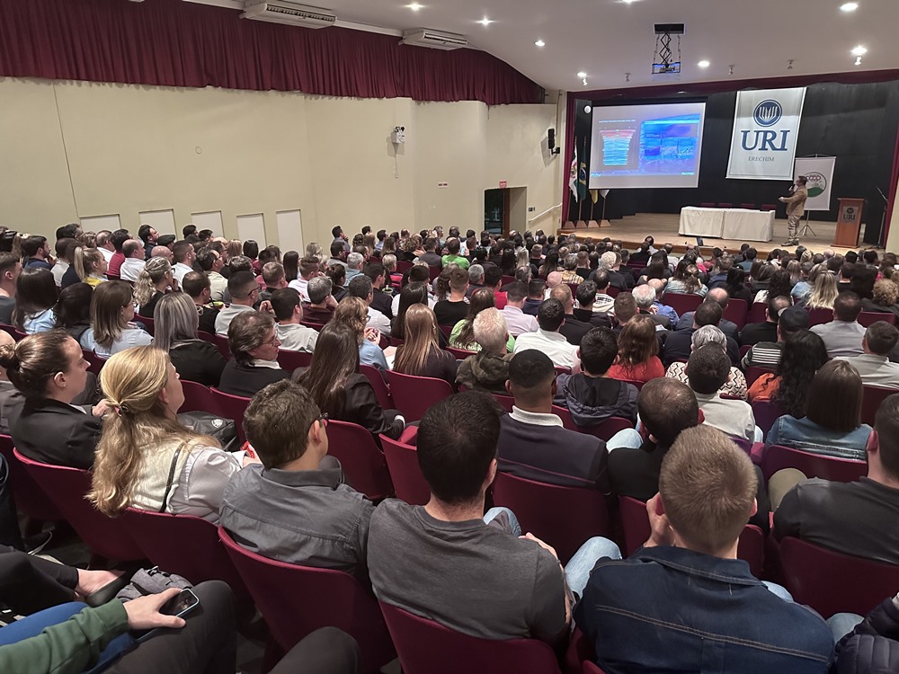 Ir para  <p><big>Cerca de 400 pessoas participaram XI Simp&oacute;sio de Cooperativismo do Alto Uruguai, realizado no Sal&atilde;o de Atos da URI Erechim na noite desta quinta-feira (05/10). O evento, promovido pelo N&uacute;cleo...
