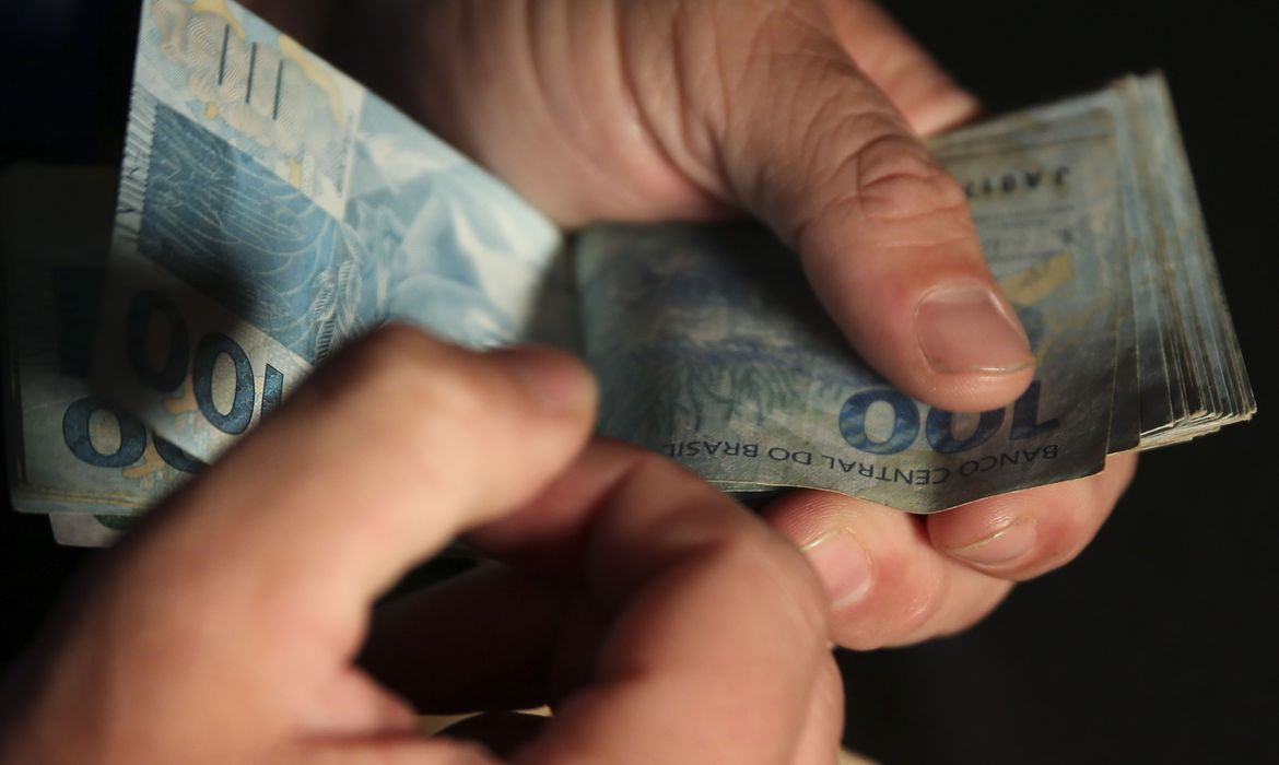 Ir para  <p><big>Com a previs&atilde;o de arrecadar R$ 20 bilh&otilde;es em 2024, e at&eacute; R$ 54 bilh&otilde;es at&eacute; 2026, a taxa&ccedil;&atilde;o dos investimentos da parcela mais rica da...