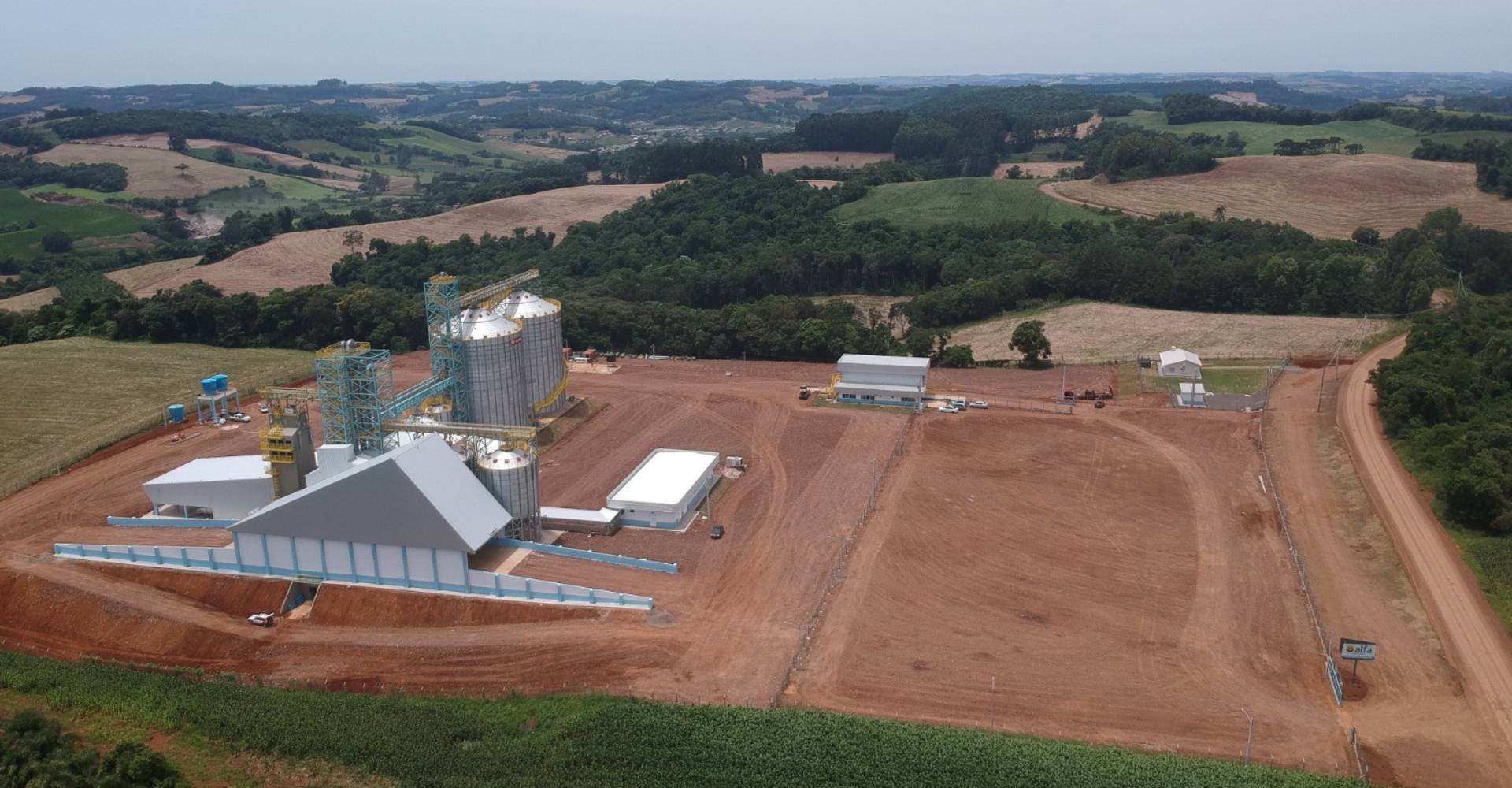 Ir para  <p><big>Dia 15 de dezembro, &agrave;s 15 horas, a Cooperalfa inaugura a unidade de armazenamento de gr&atilde;os no munic&iacute;pio de Bar&atilde;o de Cotegipe-RS,&nbsp;rodovia RS-137, Linha Um,...
