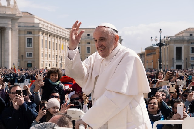 Ir para  <p><big>Com a "Fiducia supplicans" do Dicast&eacute;rio para a Doutrina da F&eacute;, aprovada pelo Papa, ser&aacute; poss&iacute;vel aben&ccedil;oar casais formados por pessoas do mesmo sexo, mas...