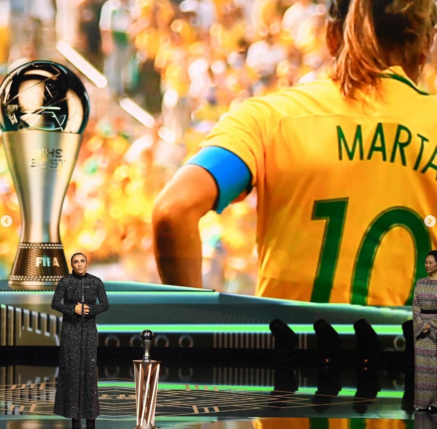 Ir para  <p><big>O pr&ecirc;mio Fifa The Best coroou a espanhola Aitana Bonmat&iacute; e o argentino Lionel Messi como os melhores jogadores do mundo no ano de 2023, em cerim&ocirc;nia realizada nesta segunda-feira (15) em Londres...
