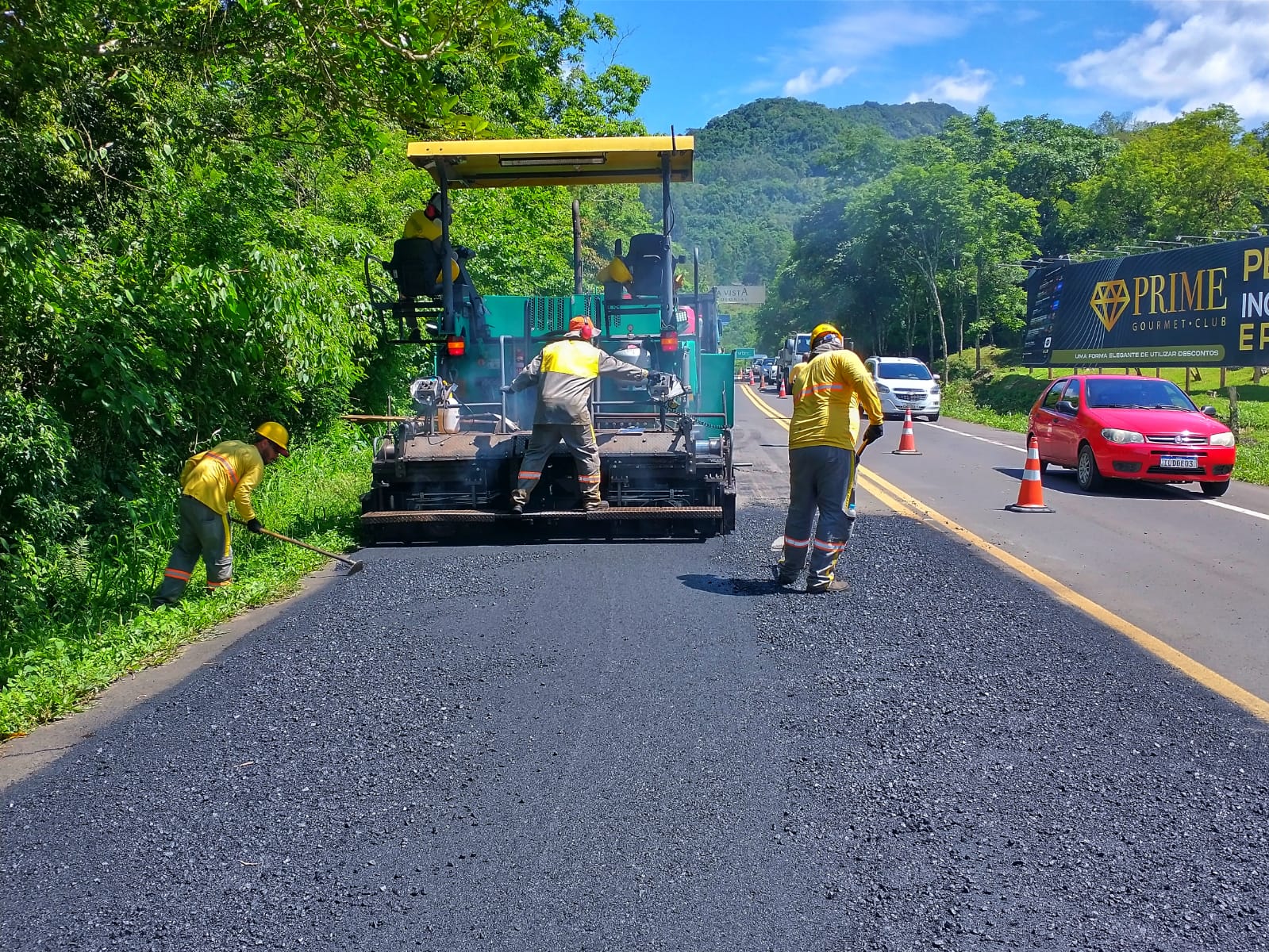 Ir para  <p>Os motoristas devem ficar atentos para a realiza&ccedil;&atilde;o de obras e interven&ccedil;&otilde;es em oito estradas do Rio Grande do Sul nesta semana, alerta a Empresa Ga&uacute;cha de Rodovias (EGR). Ao todo,...