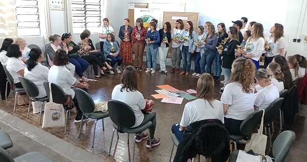 Ir para  <p><big>Mulheres rurais assessoradas pela Emater/RS-Ascar participam do Curso de (Des)envolvimento para Mulheres Rurais. Dos tr&ecirc;s cursos previstos para 2024, dois iniciaram na semana passada, em Erechim (16/04) e em...