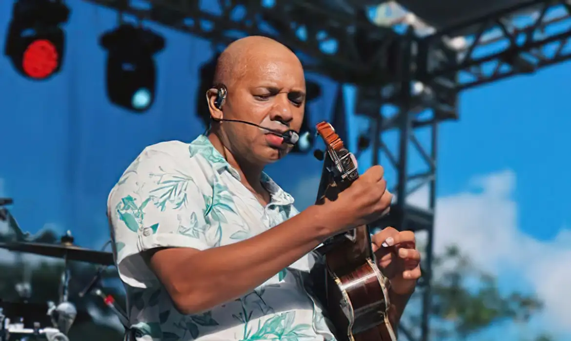 Ir para  <p><big>O cantor Anderson Leonardo, do Grupo Molejo, morreu nesta sexta-feira (26), no Rio de Janeiro. A confirma&ccedil;&atilde;o foi feita por meio de uma publica&ccedil;&atilde;o nas redes sociais do grupo de...