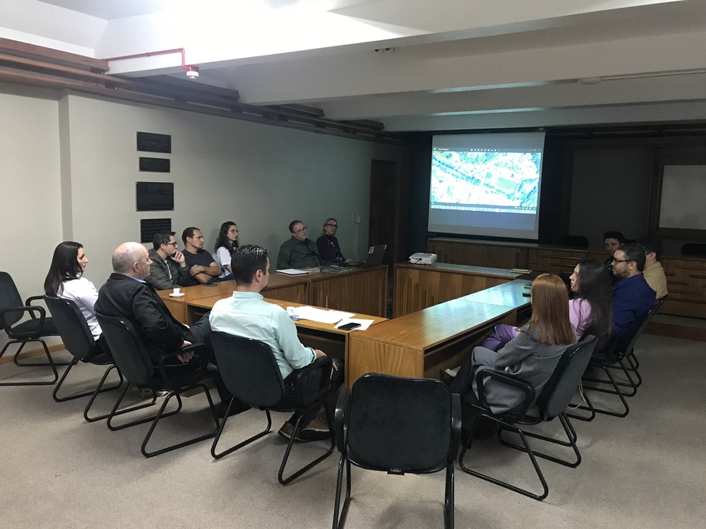 Ir para  <p><big>Lideran&ccedil;as da URI Erechim e da UFFS (Universidade Federal Fronteira Sul) estiveram reunidas com uma comiss&atilde;o de Barra do Rio Azul, liderada pelo prefeito Marcelo Arruda, na manh&atilde; desta...