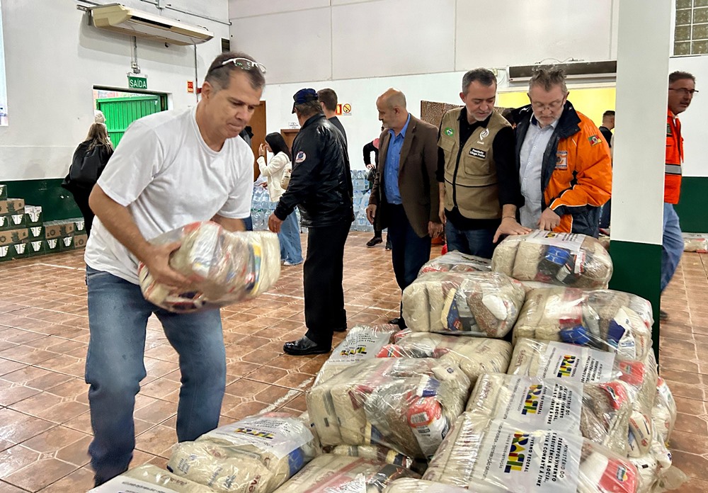 Ir para  <p><br />
<big>A Companhia Nacional de Abastecimento (Conab) come&ccedil;ou a entregar cestas de alimentos para os munic&iacute;pios atingidos pelas enchentes e fortes chuvas no Rio Grande do Sul. As primeiras entregas...