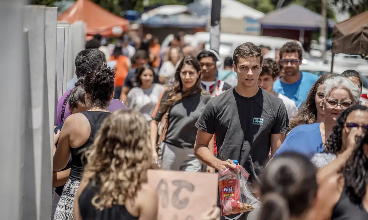 Ir para  <p><big>Come&ccedil;a nesta segunda-feira (27) e vai at&eacute; 7 de junho o per&iacute;odo de inscri&ccedil;&otilde;es para o Exame Nacional do Ensino M&eacute;dio (Enem) 2024. No Rio Grande do Sul, devido...