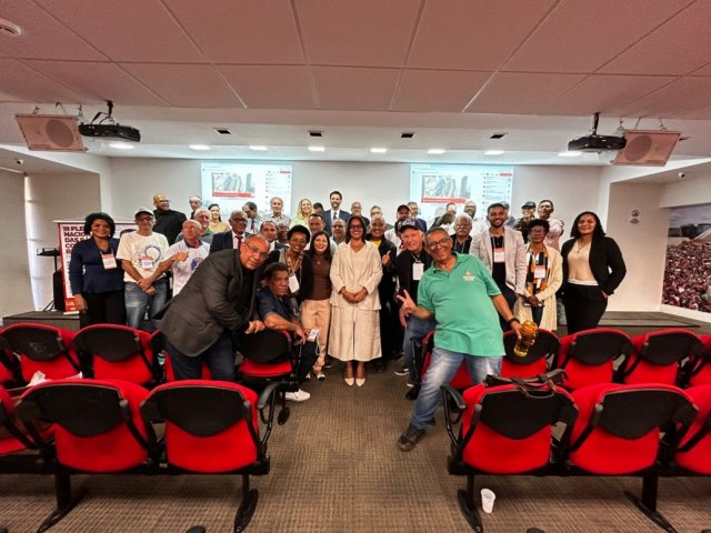 Ir para  <p><big>Entre os dias 21 e 23 de maio de 2024, Bras&iacute;lia foi palco da III Plen&aacute;ria das R&aacute;dios Comunit&aacute;rias, um evento que reuniu representantes de diversos Estados do Brasil. Promovido pela...