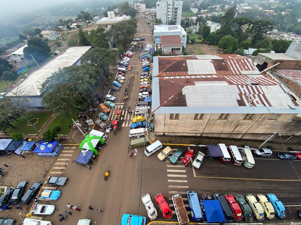 Ir para  <p>O Hoodride de Gaurama - grupo de carros antigos e air cooled - promove o 2&deg; Encontro de Ve&iacute;culos Antigos e 5&deg; VolksGau. Ser&aacute; nos dias 15 e 16 de junho, na Pra&ccedil;a Central, em...