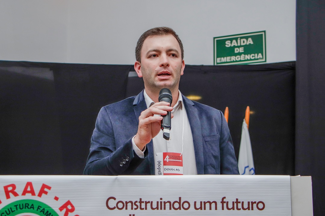 Ir para  <p><big>Nos dias 5 e 6 de junho cerca de 500 pessoas entre agricultores, sociedade civil, pesquisadores, alunos e autoridades estiveram presentes no 4&ordm; Congresso da Agricultura Familiar. O evento aconteceu na cidade de...