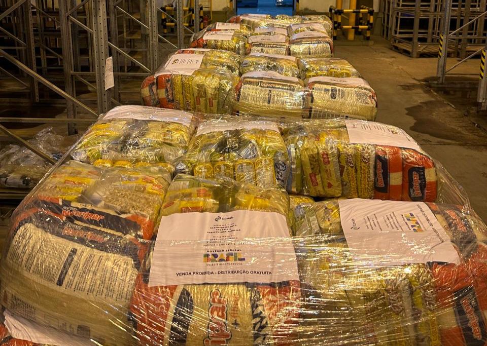 Ir para  <p><big>A Companhia Nacional de Abastecimento (Conab) realiza, na pr&oacute;xima sexta-feira (26), &agrave;s 9h, leil&atilde;o p&uacute;blico para a compra de 15.400 cestas de alimentos para cozinhas emergenciais,...