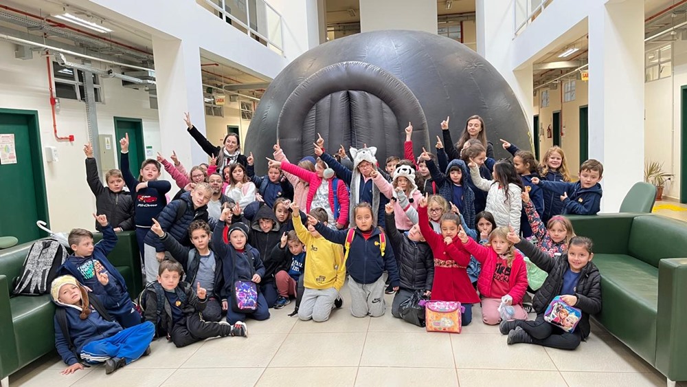 Ir para  <p><big>O planet&aacute;rio m&oacute;vel est&aacute; de volta &agrave; UFFS - Campus Erechim. O projeto &eacute; fruto de uma parceria entre as universidades federais situadas no Rio Grande do Sul, al&eacute;m...