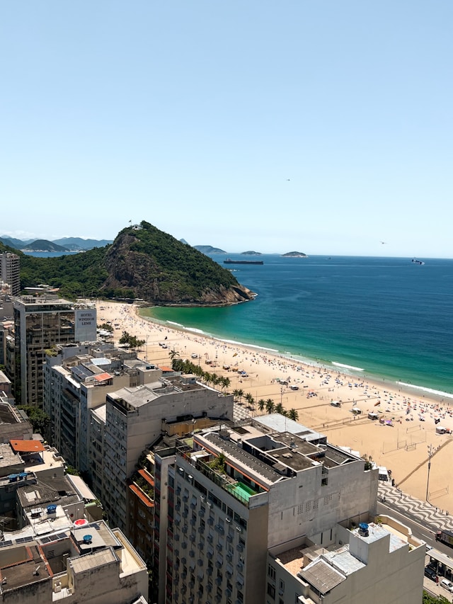 Ir para  <p><big>A PEC das Praias, projeto que pretende transferir alguns terrenos da Uni&atilde;o para propriet&aacute;rios privados e governos locais, deve voltar a caminhar no&nbsp;<a...