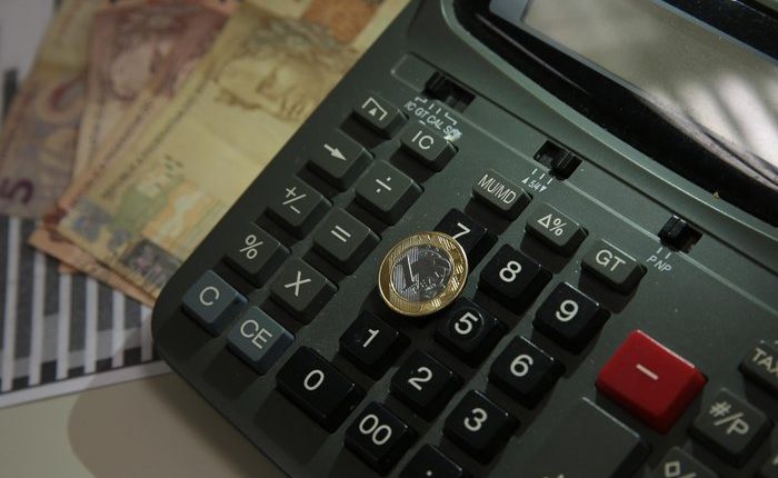 Ir para  <p><big>Com o&nbsp;<a href="https://gauchazh.clicrbs.com.br/colunistas/giane-guerra/noticia/2024/12/qual-sera-o-valor-do-salario-minimo-em-2025-cm513lwcb001i01dvnvv3lub0.html"><strong>reajuste do...