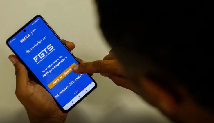 Ir para  <p>Os trabalhadores que&nbsp;<strong>aderiram ao saque-anivers&aacute;rio do Fundo de Garantia do Tempo de Servi&ccedil;o (FGTS) e foram demitidos sem justa causa poder&atilde;o sacar os recursos depositados pela...